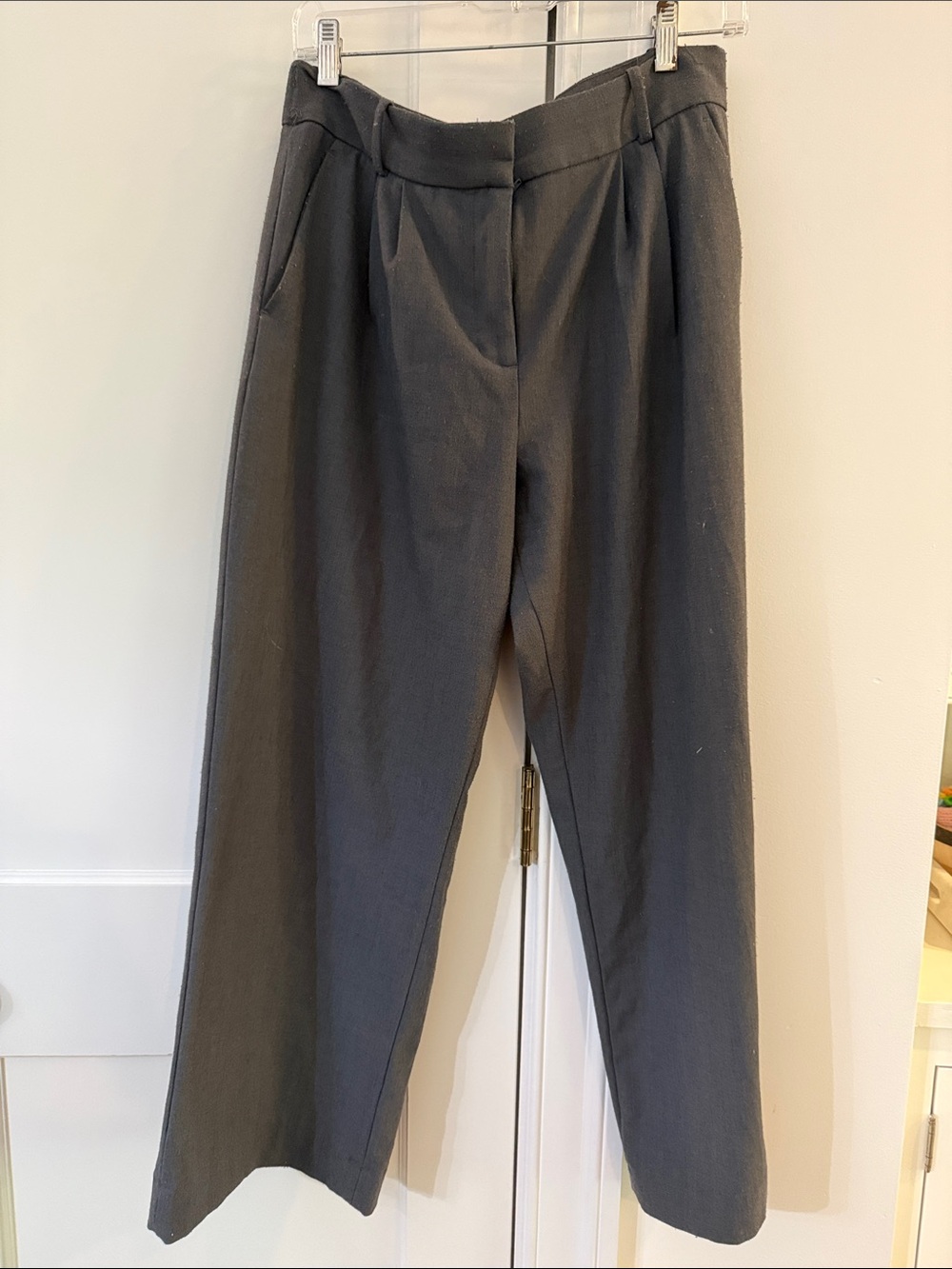 Abercrombie & Fitch Charcoal Pleated Chinos